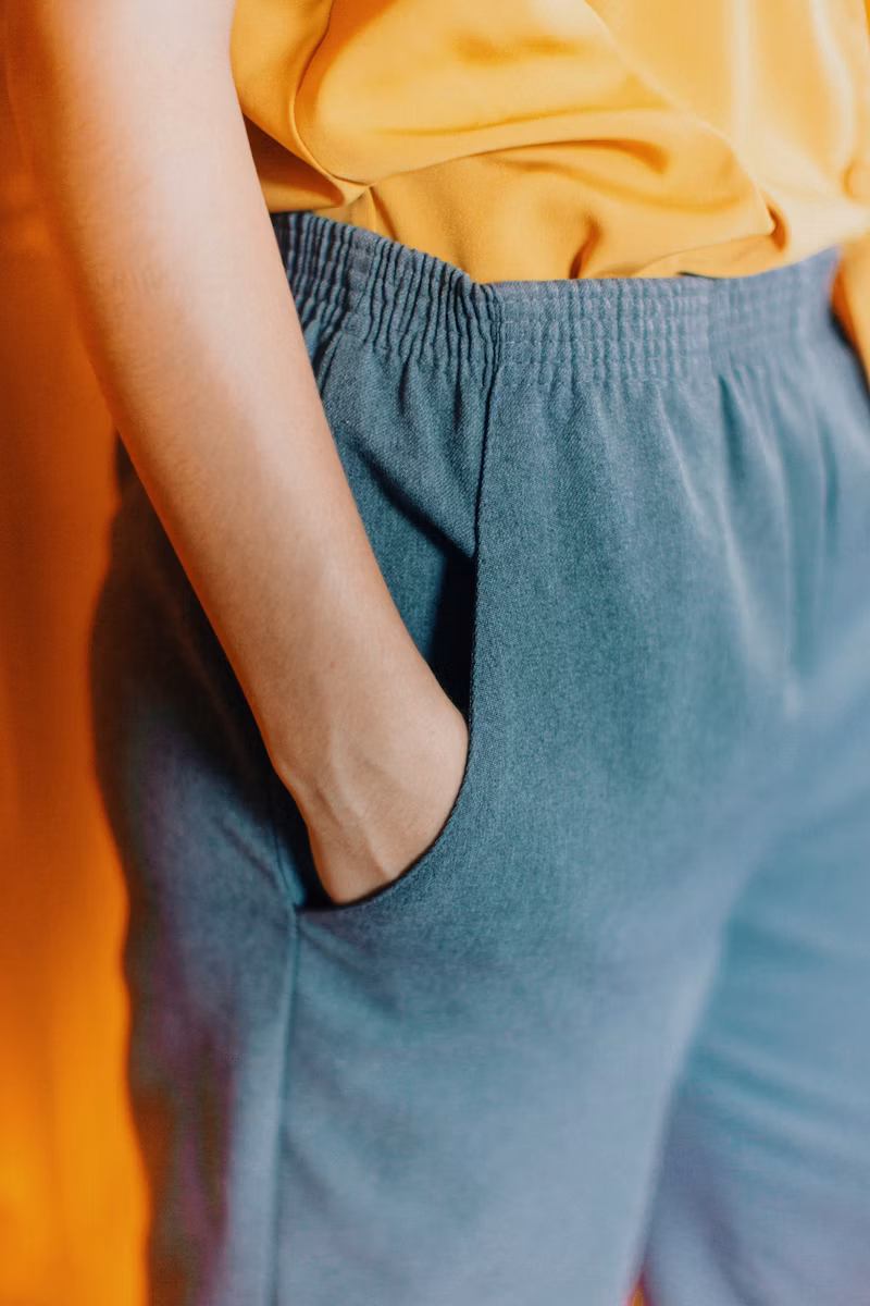 Calça Alfaiataria Feminina Pantalona Bege Areia com Pregas